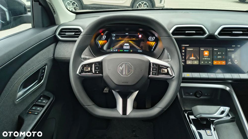 MG ZS - 11