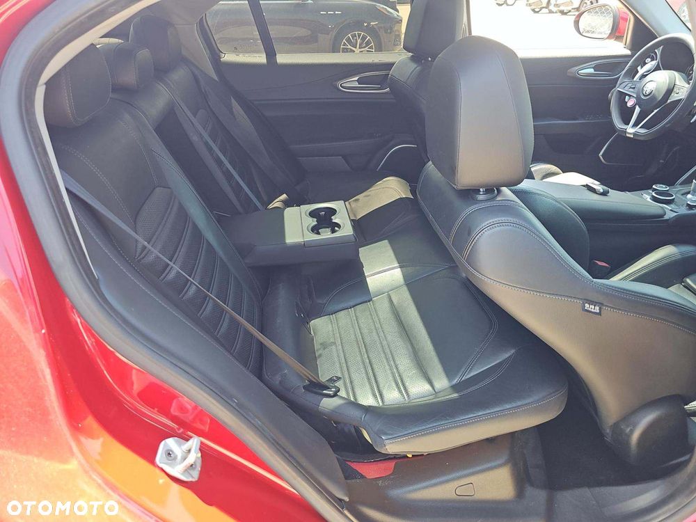 Alfa Romeo Giulia 2.0 Turbo - 18