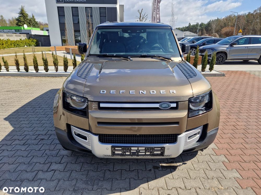 Land Rover Defender - 2