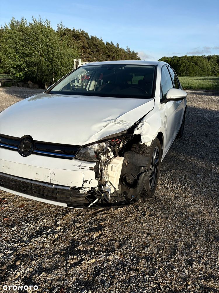 Volkswagen Golf - 8
