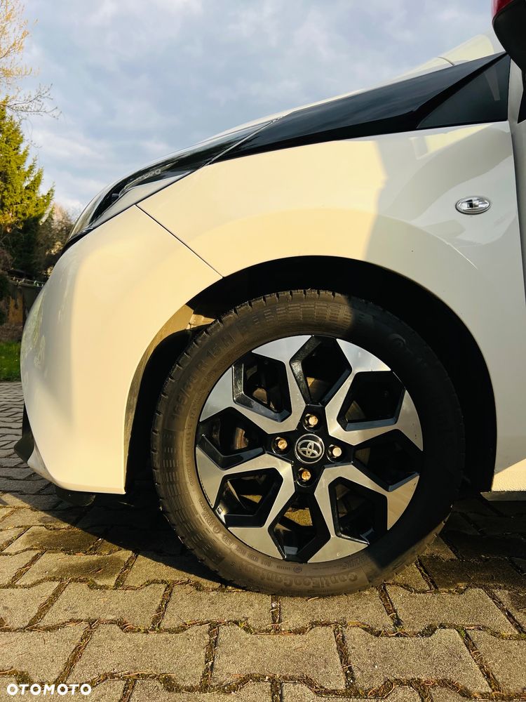 Toyota Aygo x.shift x-play connect - 11