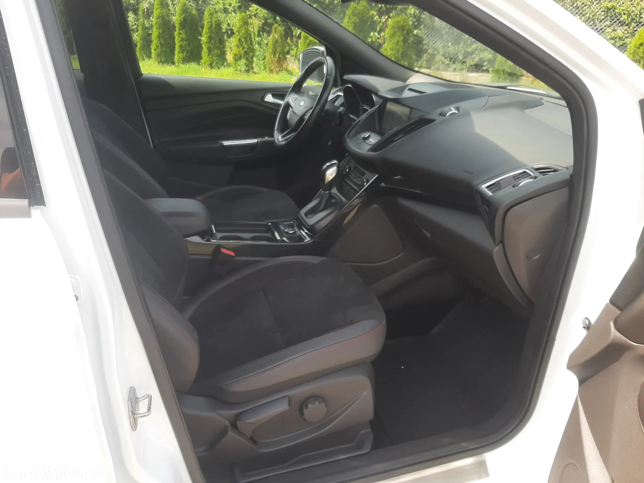 Ford Kuga 2.0 TDCi AWD ST-Line Black - 19