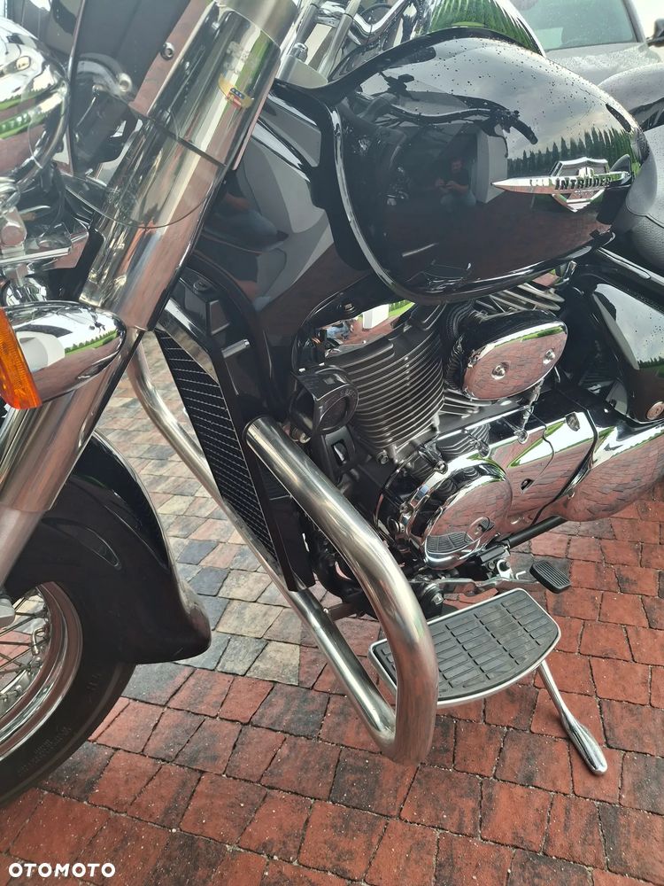Suzuki Intruder - 15