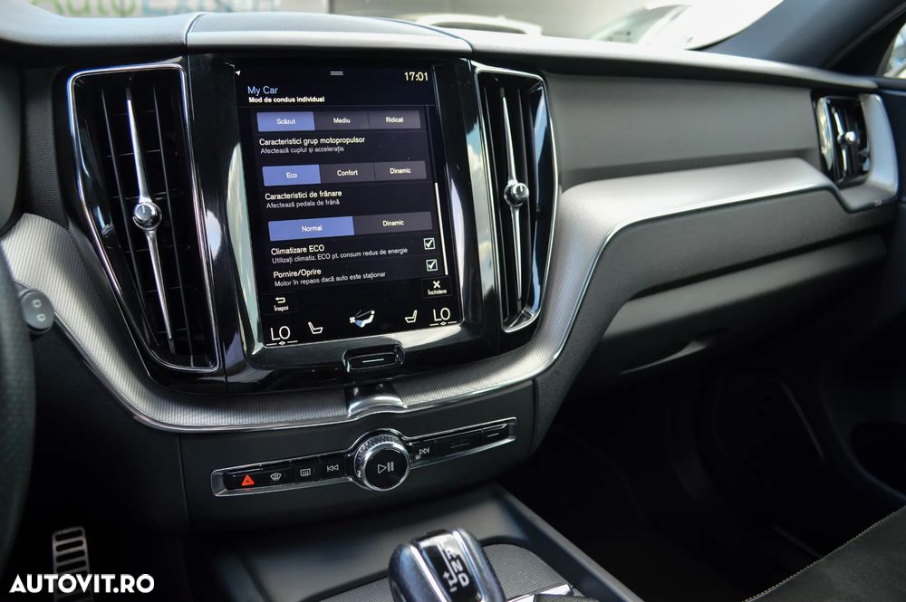 Volvo XC 60 D5 AWD R-Design - 26