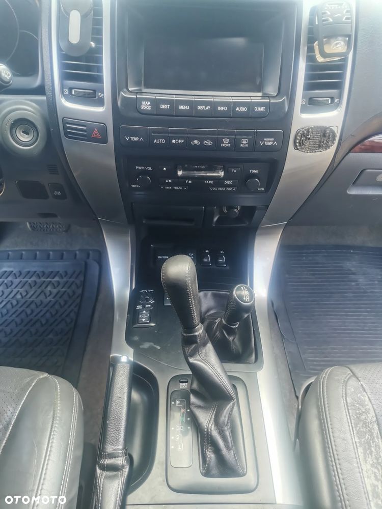 Toyota Land Cruiser - 20