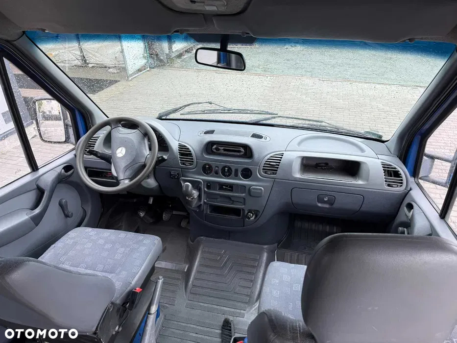 Mercedes-Benz Sprinter 208 - 8