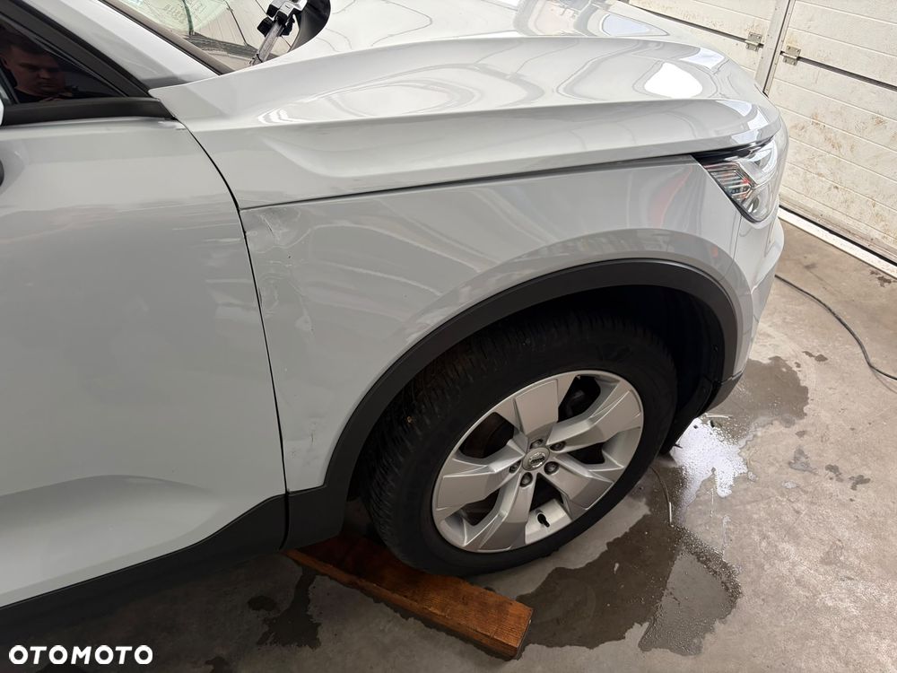 Volvo XC 40 D3 SCR AWD Momentum - 9