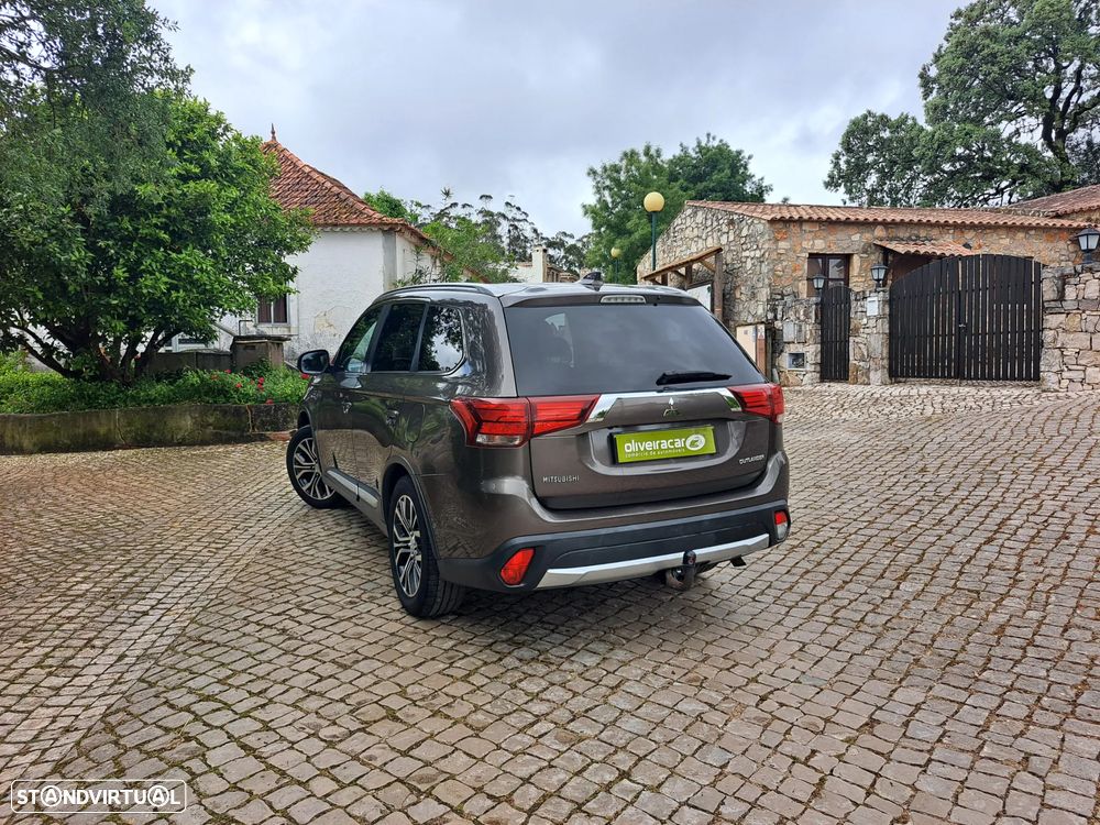 Mitsubishi Outlander 2.2 DI-D Intense - 36