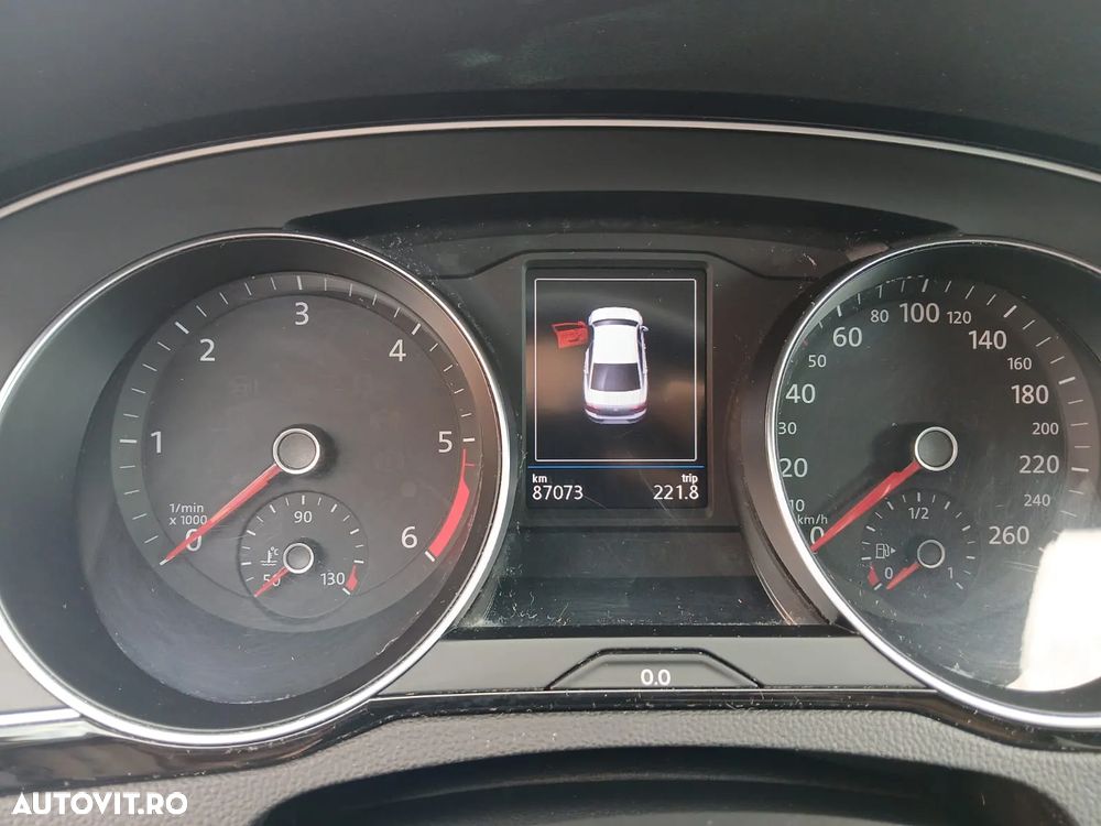 Volkswagen Passat 2.0 TDI DSG Highline - 8