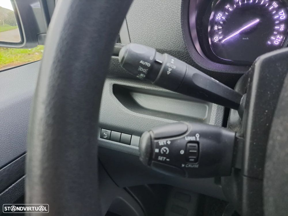 Peugeot Espert 2.0 HDI - 18