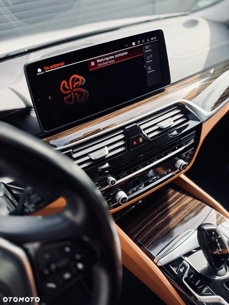 BMW Seria 5 530d xDrive Luxury Line sport - 22