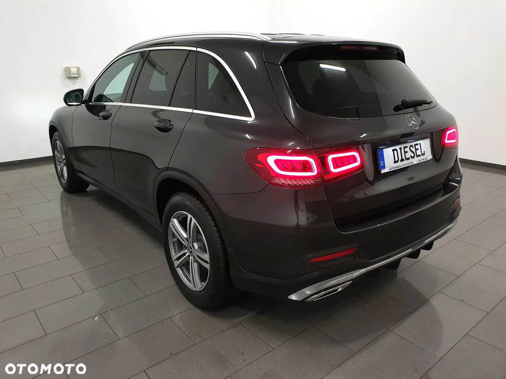Mercedes-Benz GLC 300 d 4Matic 9G-TRONIC AMG Line Plus - 4
