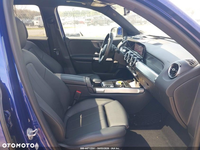 Mercedes-Benz GLB 250 4Matic 8G-DCT - 6