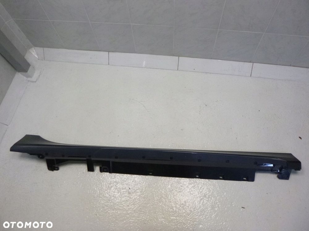 BMW M1 F40 M PAKIET LISTWA NAKŁADKA PROGU PROGOWA PRAWA ORYGINAŁ - 4