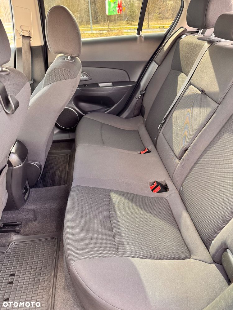 Chevrolet Cruze - 10