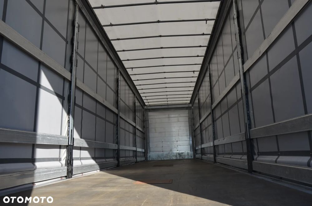 Schmitz Cargobull VARIOS / 2 POZIOMY JAZDY / OŚ PODNOSZONA / DACH POD. /  CODE XL / OCYNK 3671 - 18