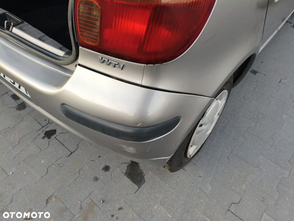 Toyota Yaris 1.0 Base - 13