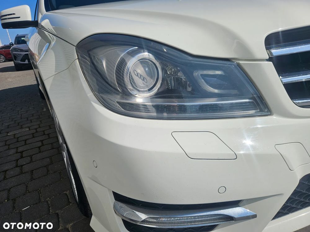 Mercedes-Benz Klasa C 250 CDI DPF 4Matic 7G-TRONIC BlueEFFICIENCY - 36