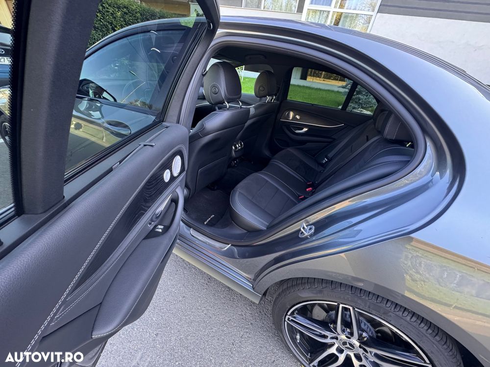 Mercedes-Benz E 400 d 4Matic T 9G-TRONIC AMG Line - 10