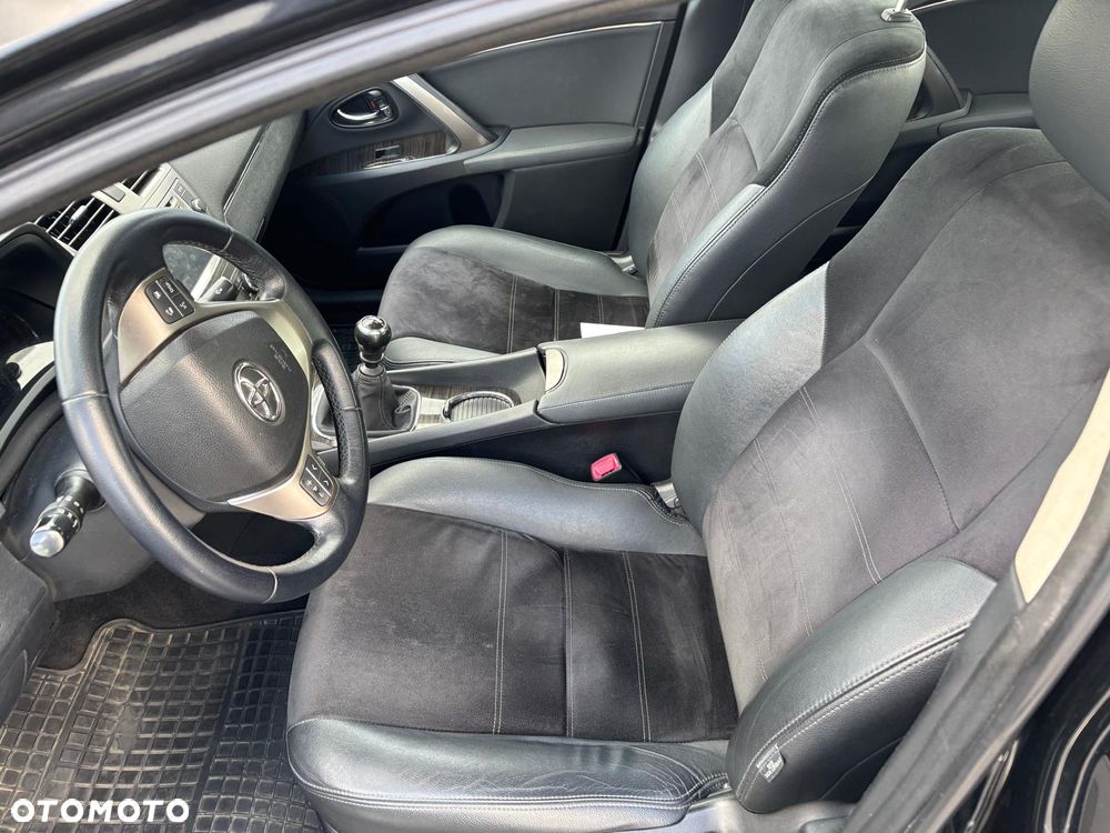 Toyota Avensis 2.0 D-4D Premium - 8
