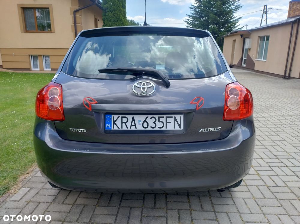 Toyota Auris 1.6 VVT-i Executive - 8