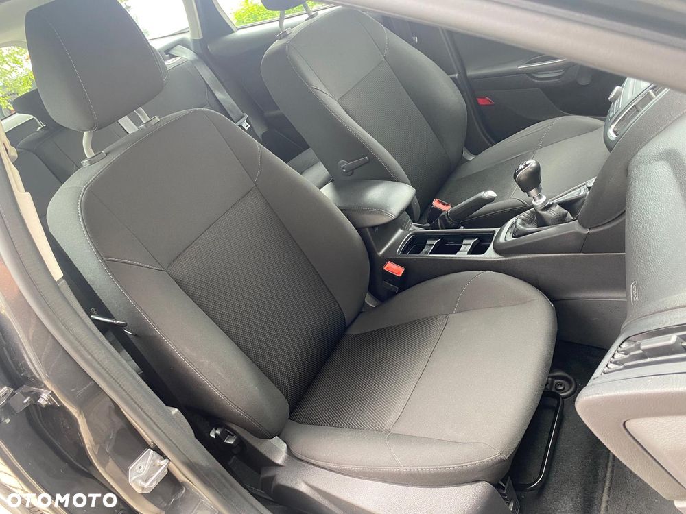 Ford Focus 1.0 EcoBoost Titanium - 29