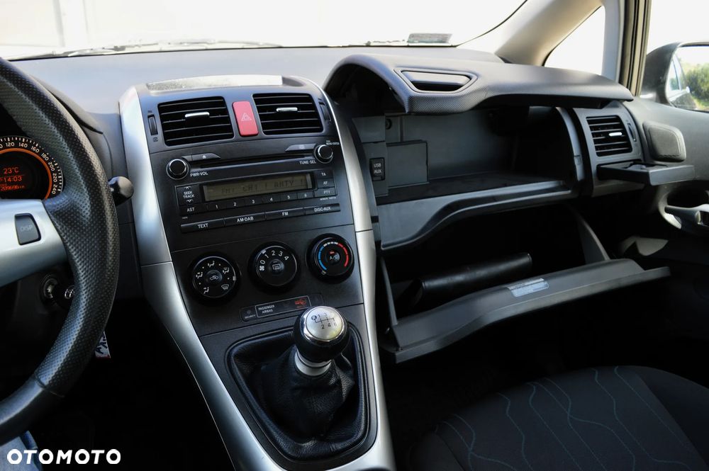 Toyota Auris 1.33 VVT-i Life Comfort - 16