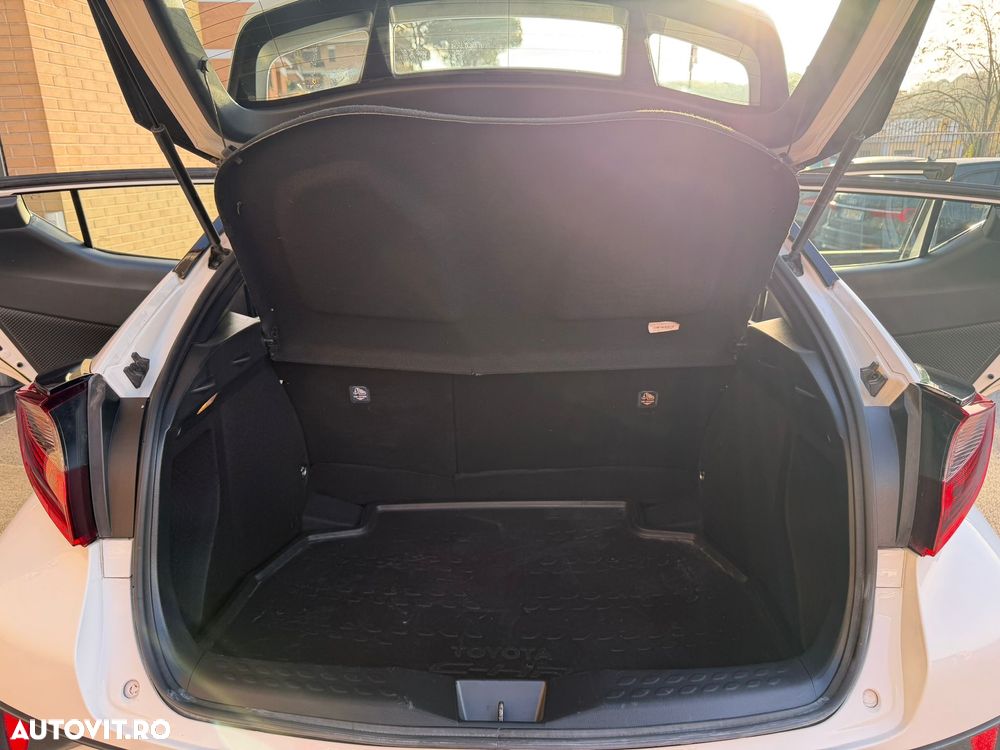 Toyota C-HR 1.8 HSD 122 CP 4x2 CVT Style - 13