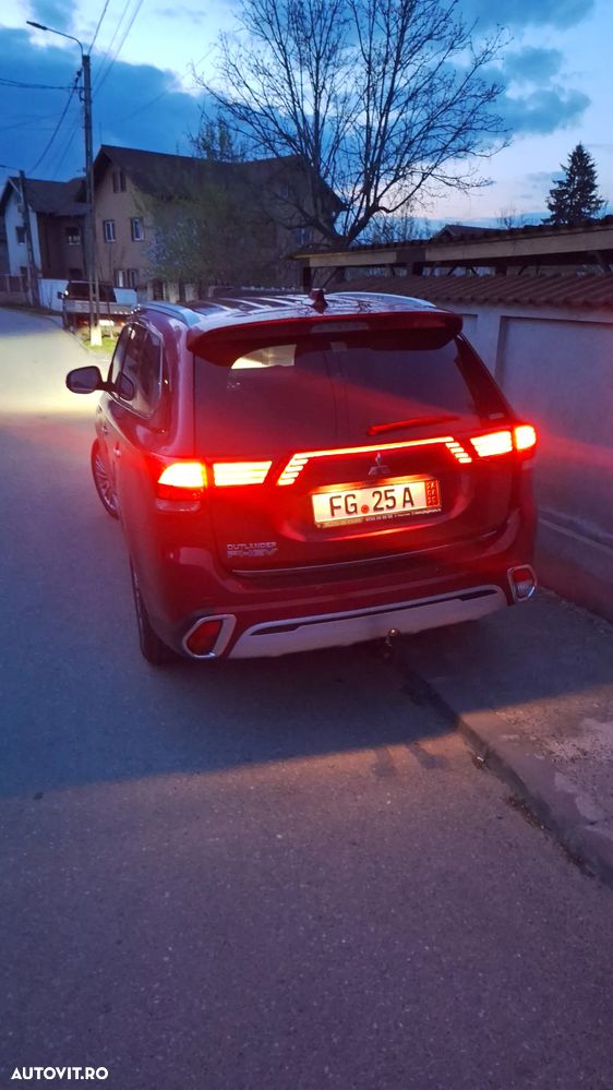 Mitsubishi Outlander 2.4 4WD Diamant+ - 23