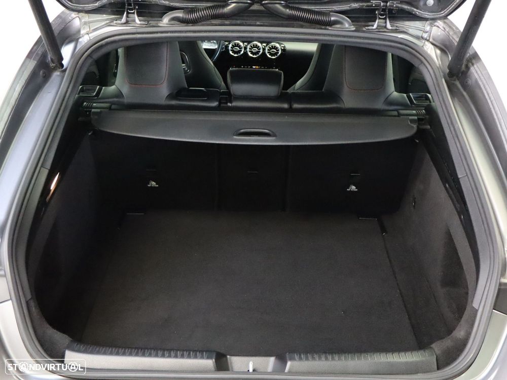 Mercedes-Benz CLA 200 d Shooting Brake AMG Line Aut. - 24