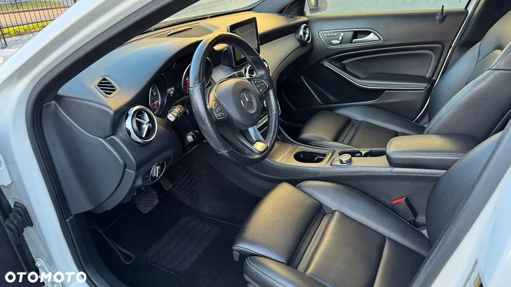 Mercedes-Benz GLA 250 4Matic 7G-DCT AMG Line - 8
