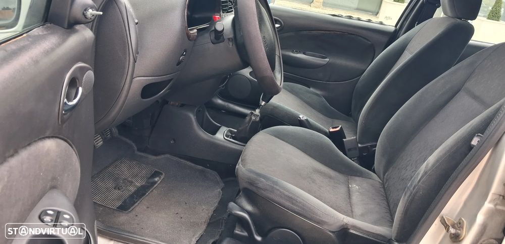 Ford Fiesta 1.25 Ghia - 10