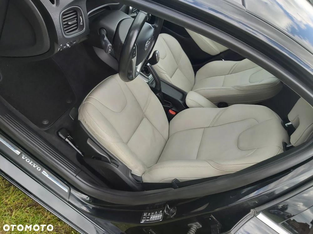 Volvo V40 D2 Summum - 19