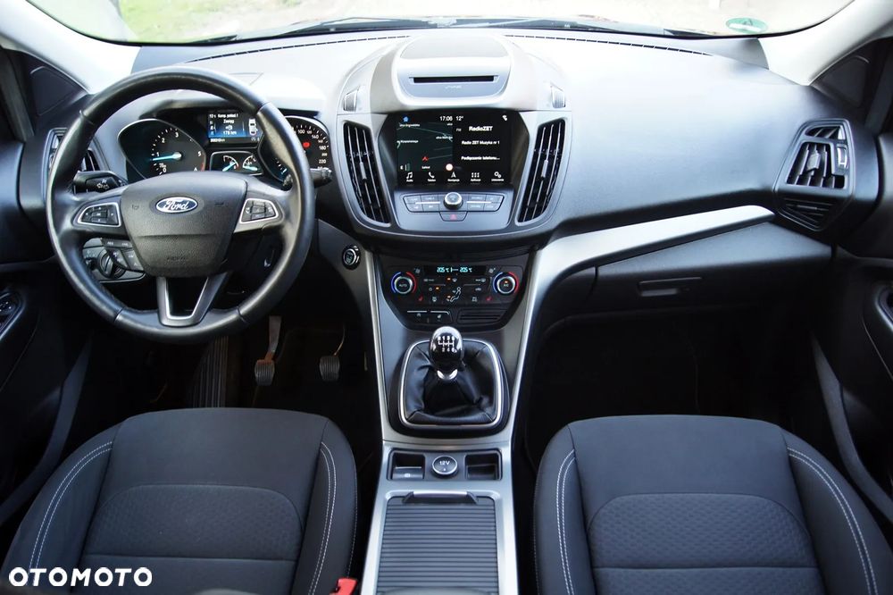 Ford Kuga 2.0 TDCi 2x4 Business Edition - 24