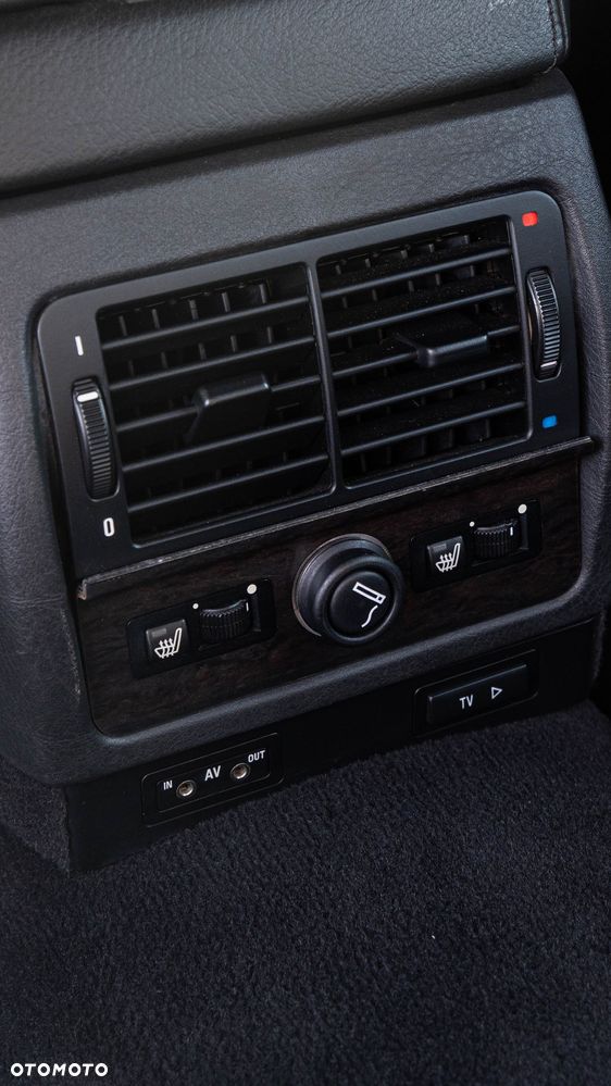 BMW Seria 7 740i - 26