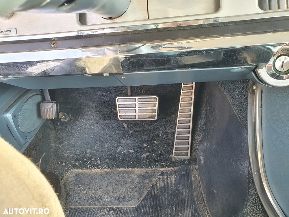 Ford Thunderbird - 11