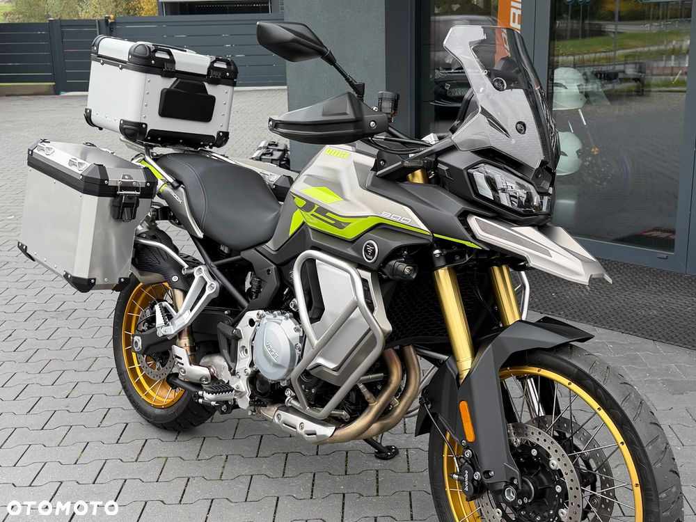 VOGE 900DSX - 21