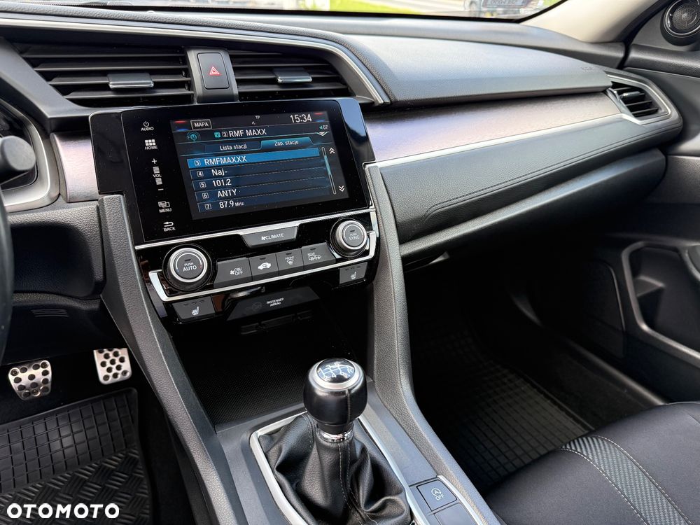Honda Civic 1.5 T Elegance - 32