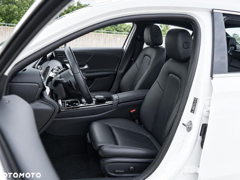 Mercedes-Benz Klasa A 220 4Matic 7G-DCT - 13