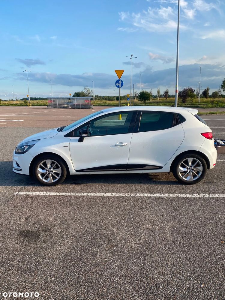Renault Clio 1.2 16V Limited - 12