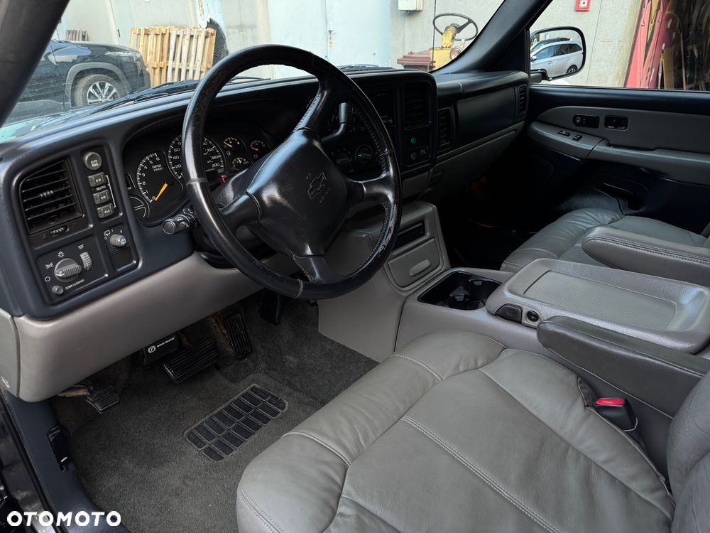 Chevrolet Tahoe - 14