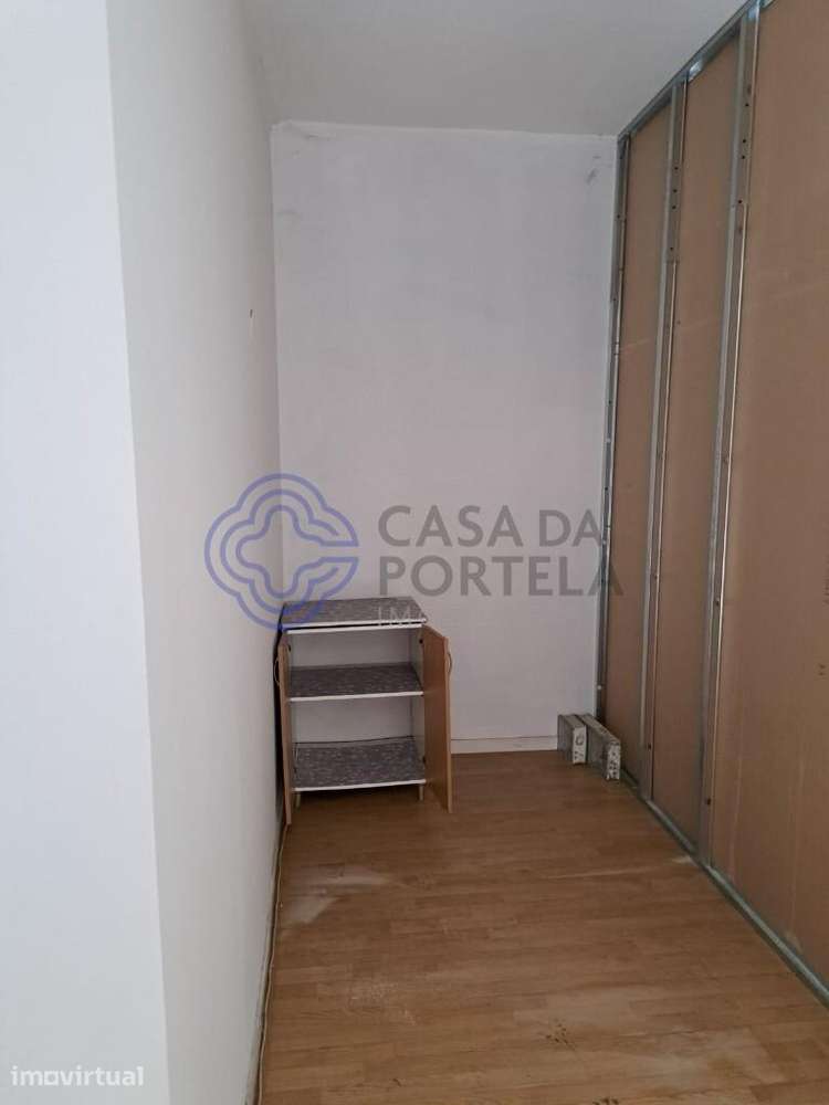 VENDE-SE LOJA, arrendada, Alta Coimbra - Praça da República / Av. Sá d - Grande imagem: 5/6