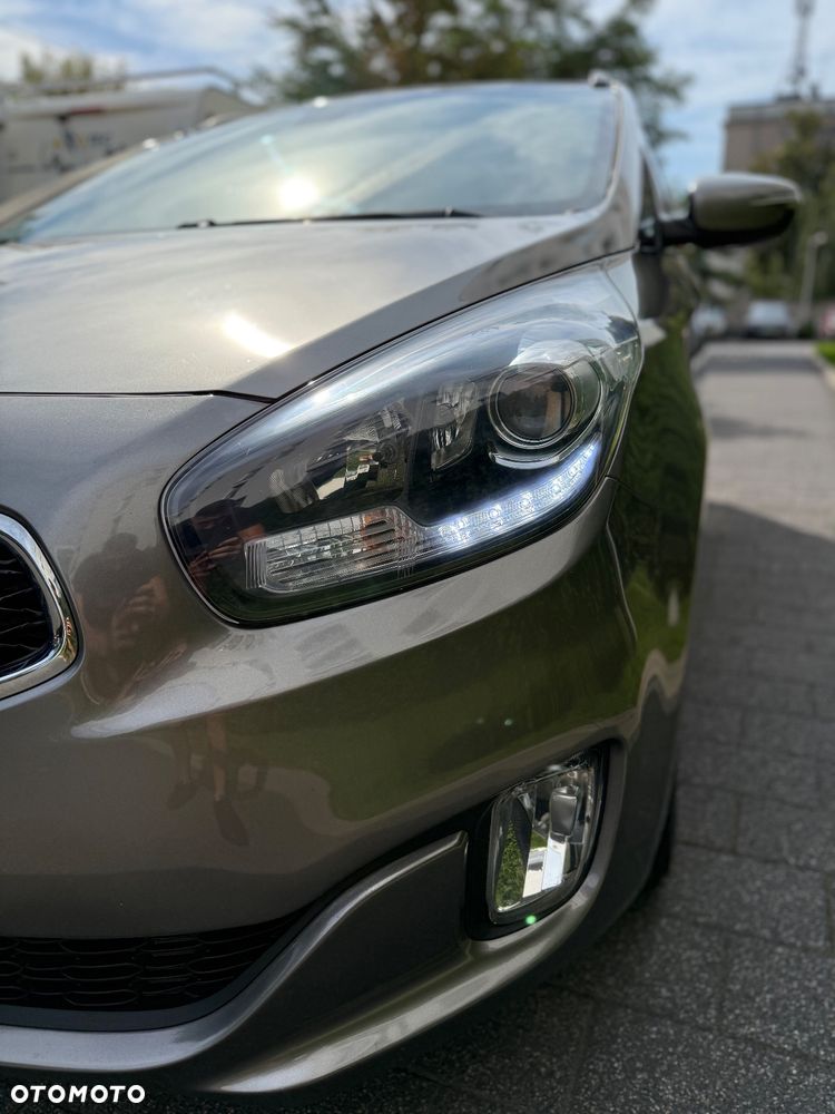 Kia Carens - 27