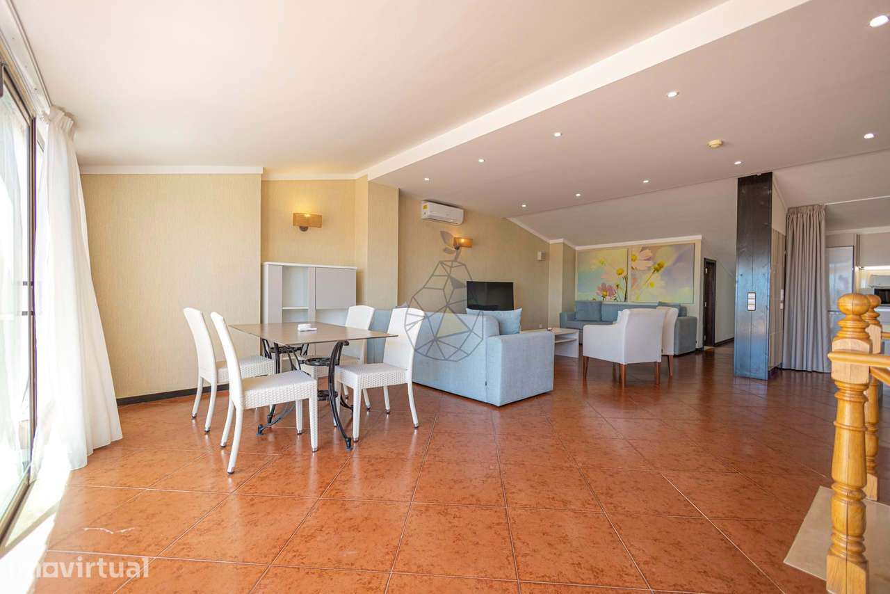Apartamento com Três Quartos Duplex ,Terraço com Vista Mar em Unidade - Grande imagem: 3/51