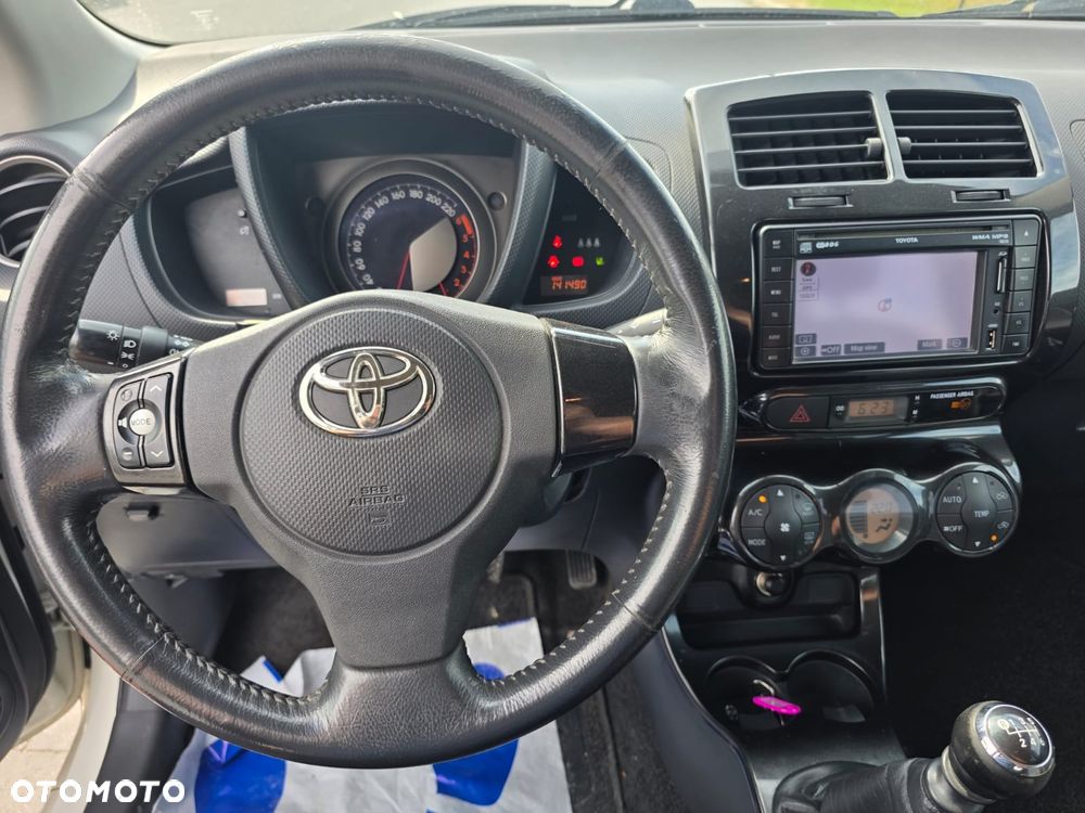 Toyota Urban Cruiser - 19