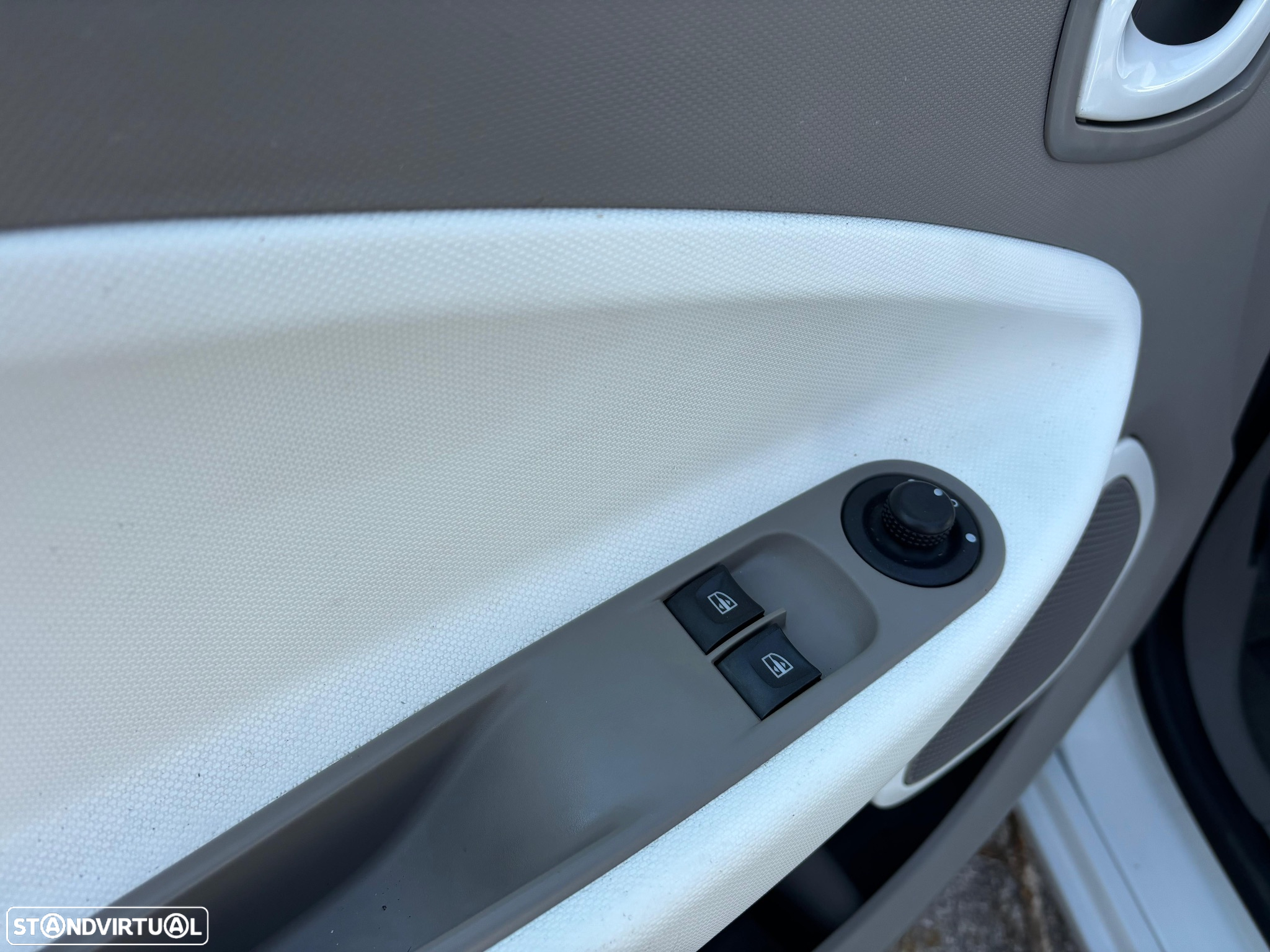 Renault Zoe (c/ Bateria) Life 40 - 12