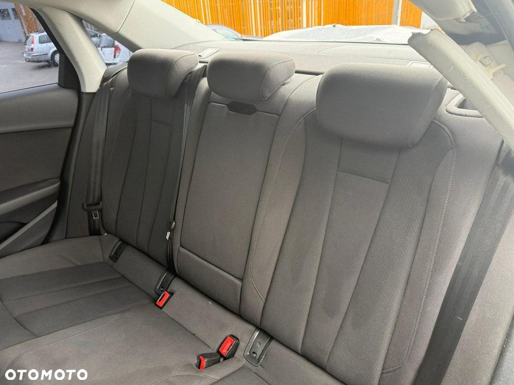 Audi A4 Limousine - 26