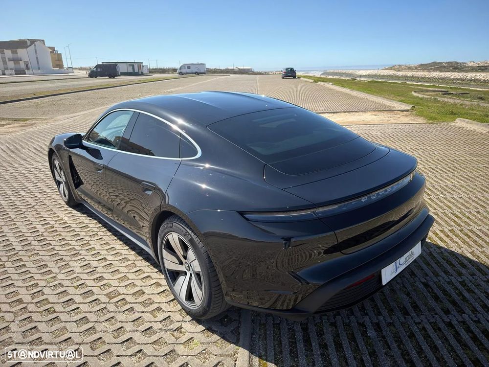 Porsche Taycan 4 - 7