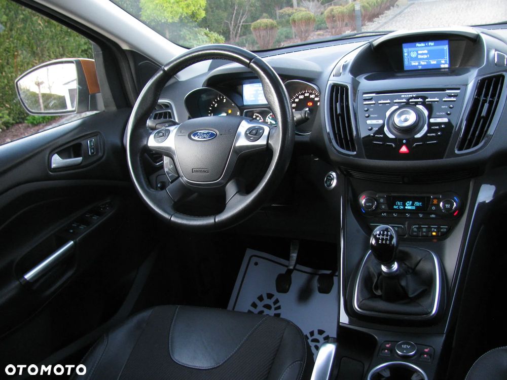 Ford Kuga 2.0 TDCi 2x4 Titanium - 27