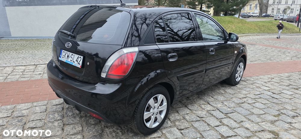 Kia Rio 1.4 Family + - 32